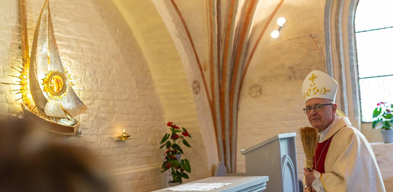 Grafika Otwarcie kaplicy adoracji